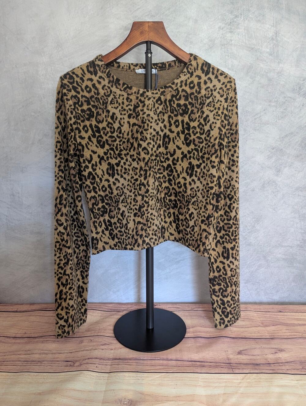 ZARA Trafaluc Leopard Print Long Sleeve Top – Size L